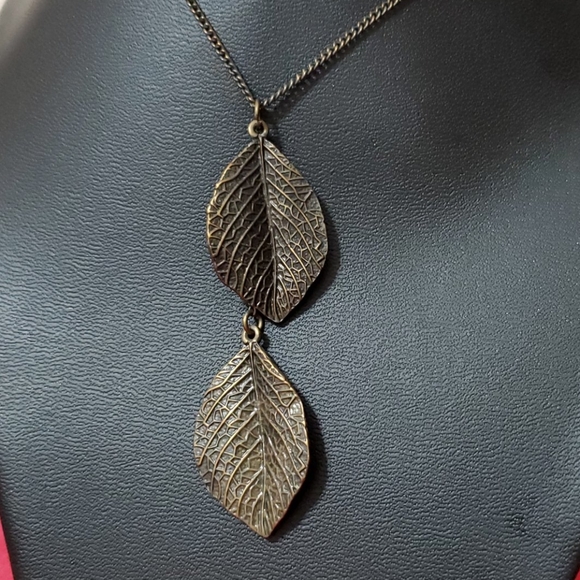 Necklace - Picture 2 of 4